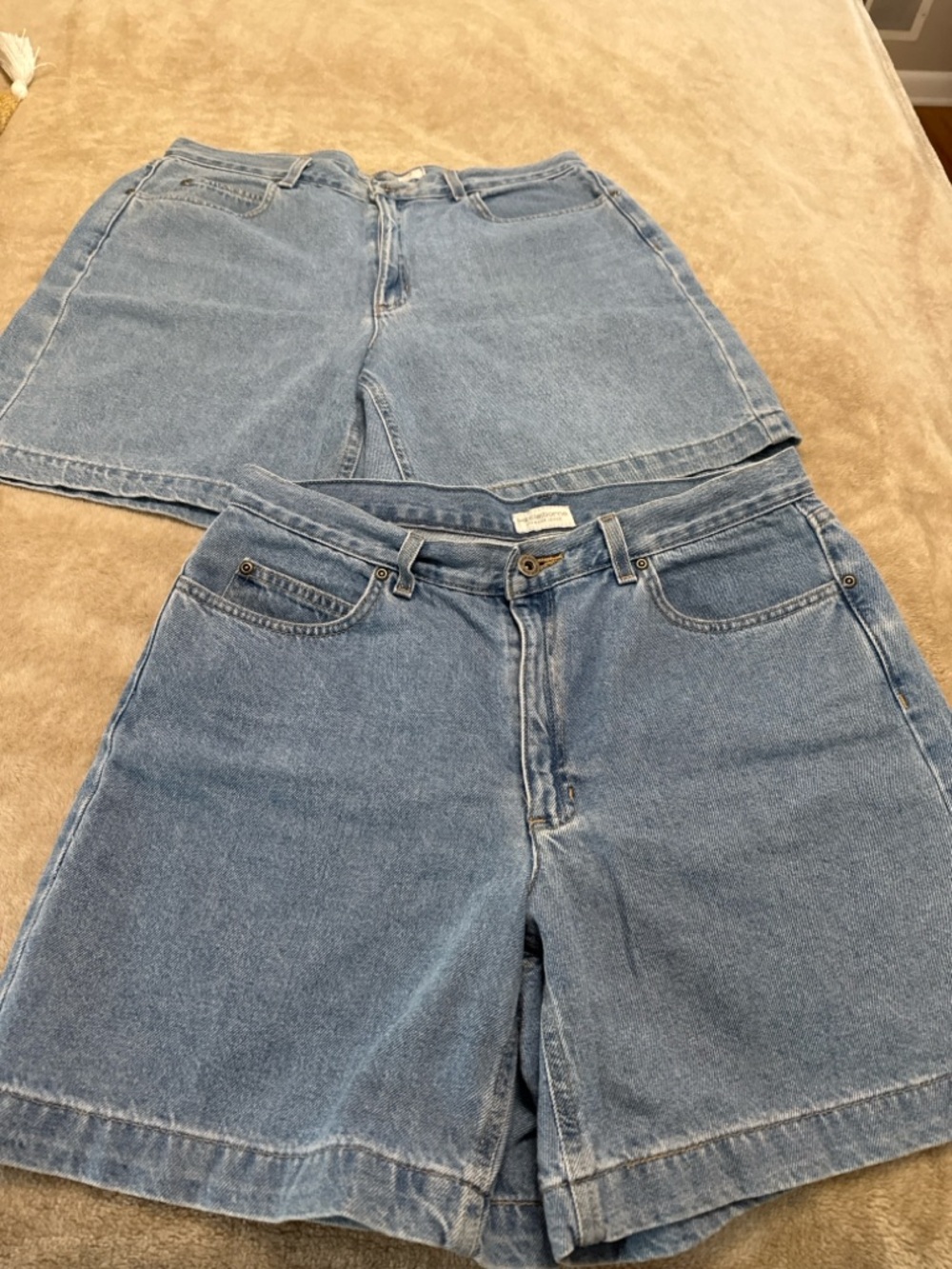 2Pairs Size 12 LIZ CLAIBORNE Classic Light Wash Denim Shorts - Casual Everyday